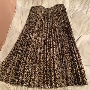 Cheetah mid length pleaded skirt